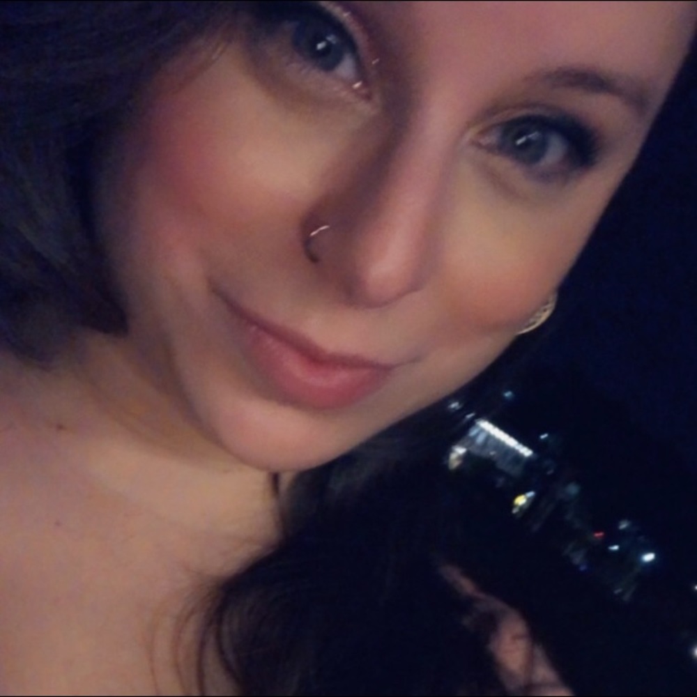 Meet your Posher, Hannah